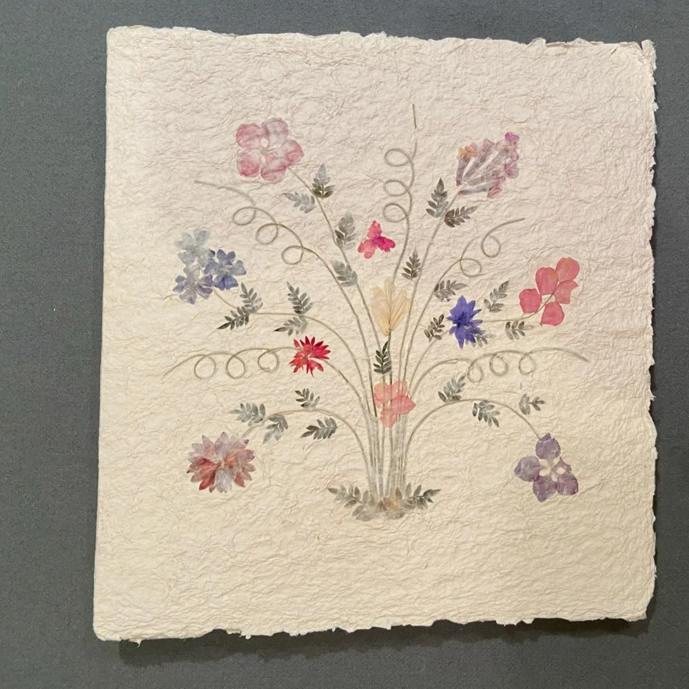 NWOT, Floral Photo Album scrapbooking, on handmade paper with pressed flowers‎